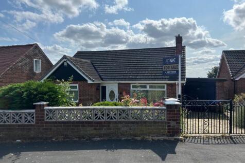 2 bedroom detached bungalow for sale