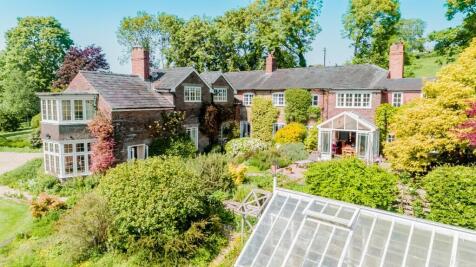 6 bedroom detached house for sale