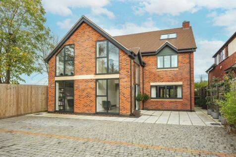 5 bedroom detached house for sale