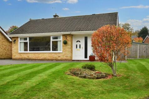 2 bedroom detached bungalow for sale