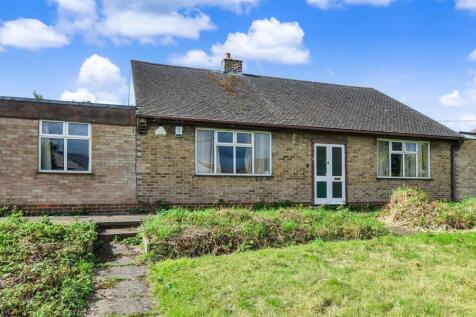 2 bedroom detached bungalow for sale