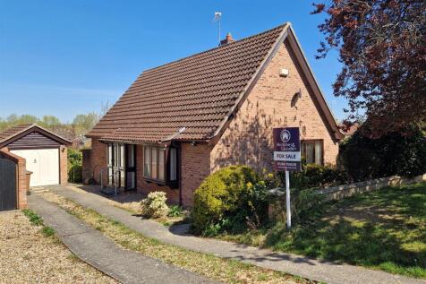 Barons Road, Bury St. Edmunds IP33 2 bed detached bungalow for sale