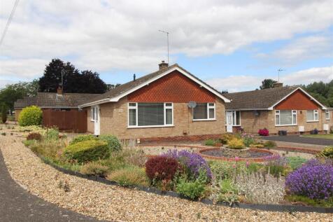 Rembrandt Way, Bury St. Edmunds IP33 3 bed detached bungalow for sale