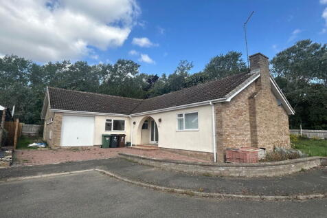 Denmark Close, Corby NN18 3 bed detached bungalow for sale