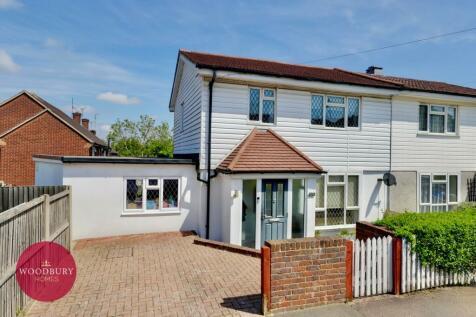 3 bedroom semi-detached house for sale