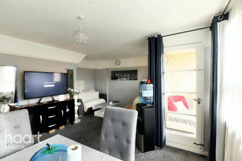 3 bedroom maisonette for sale