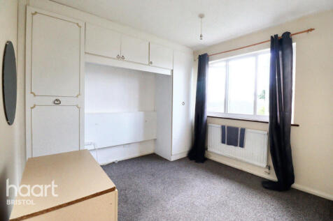 3 bedroom link detached house for sale