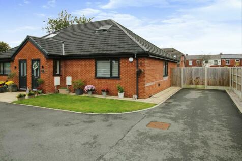 3 bedroom semi-detached bungalow for sale