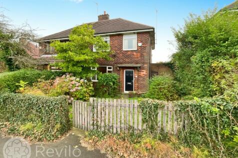 3 bedroom semi-detached house for sale