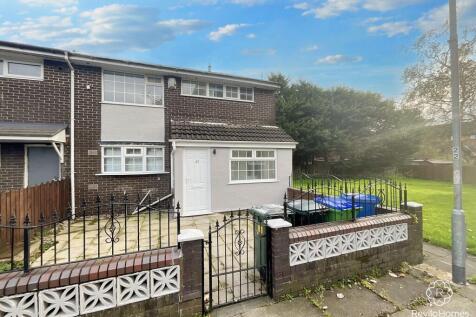 Fern Close, Middleton, M24 3 bed end of terrace house for sale