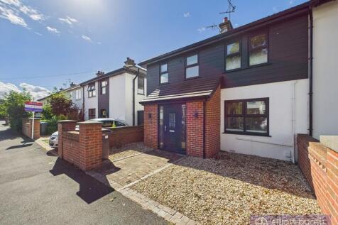 2 bedroom semi-detached house for sale