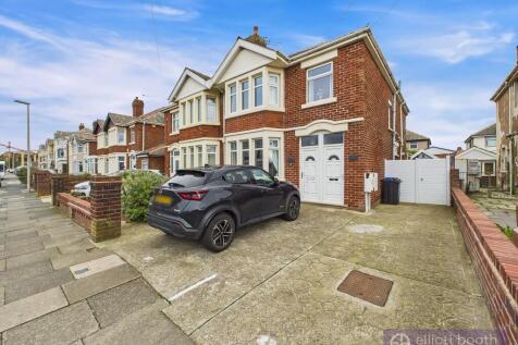 4 bedroom semi-detached house for sale