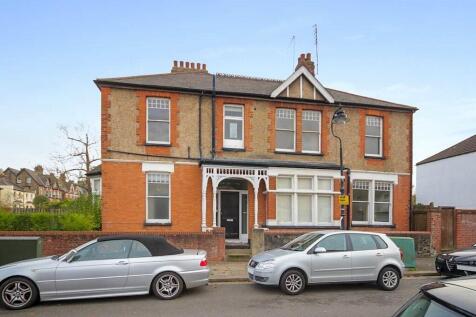 5 bedroom end of terrace house for sale