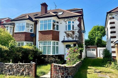 4 bedroom semi-detached house for sale