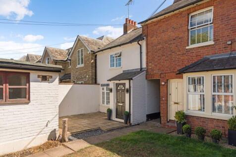 Kingsway, Farnham Common 2 bed house for sale