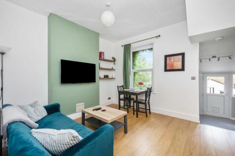 1 bedroom ground floor flat for sale