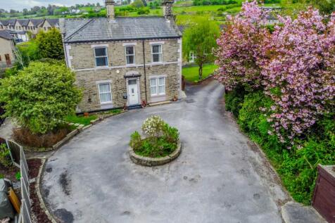 Moorside, Cleckheaton, BD19 5 bed detached house for sale