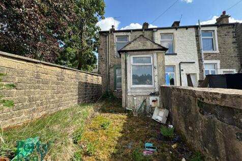 Green Road, Colne 2 bed terraced house for sale