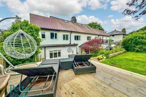 5 bedroom semi-detached house for sale