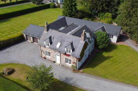 6 bedroom detached house for sale