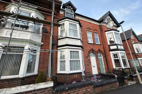 5 bedroom terraced house for sale