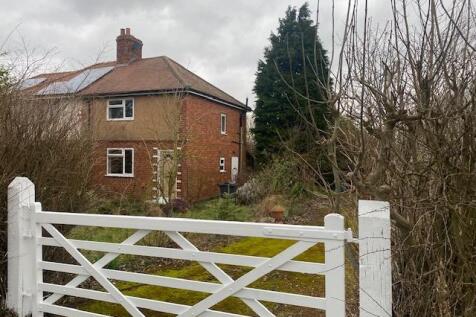 2 bedroom semi-detached house for sale