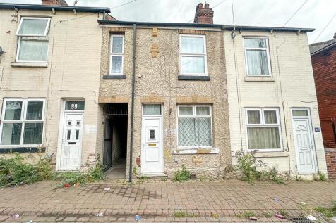 4 bedroom terraced house for sale