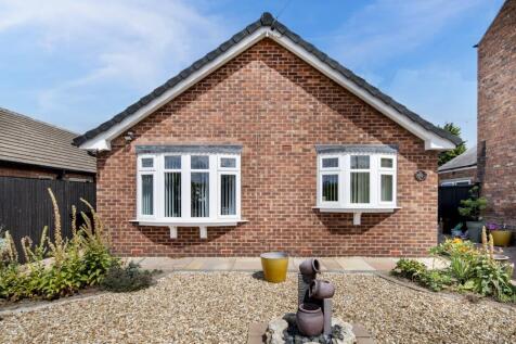 2 bedroom detached bungalow for sale