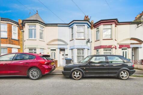 Balfour Road, Dover 2 bed terraced house for sale