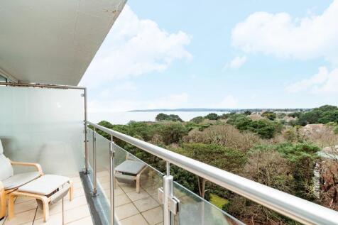 West Cliff Road, Bournemouth, 2 bed flat for sale