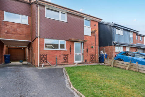 Turin Drive, Newcastle, Staffordshire 3 bed link detached house for sale