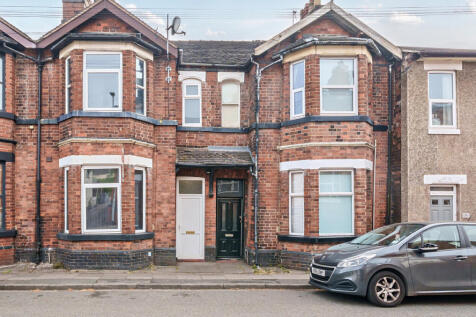 5 bedroom terraced house for sale