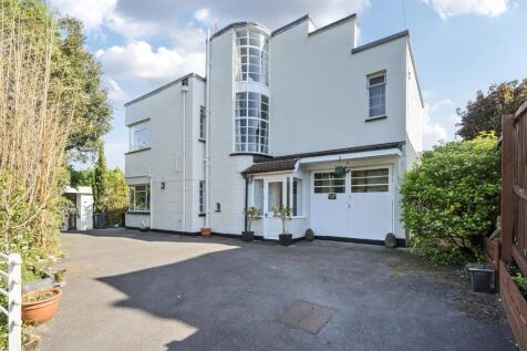 Central Wells 4 bed detached house for sale