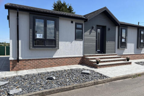 Newark, Nottinghamshire, NG23 2 bed park home for sale