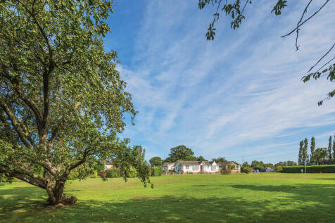 Kings Langley, Hertfordshire, WD4 2 bed park home for sale