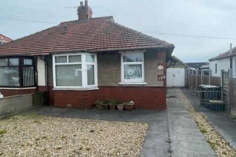 2 bedroom semi-detached bungalow for sale