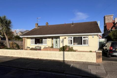 Bare, Morecambe LA4 3 bed detached bungalow for sale