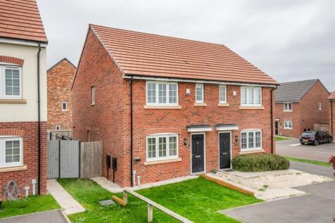 3 bedroom semi-detached house for sale