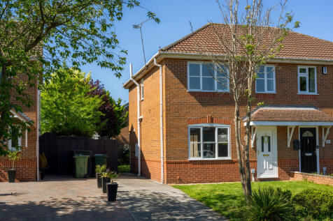 Stanley Park Drive, Chester CH4 3 bed semi