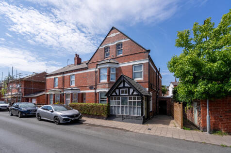 Panton Road, Chester CH2 5 bed end of terrace house for sale