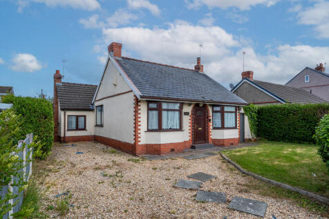 Oakfield Road, Chester CH1 2 bed detached bungalow for sale