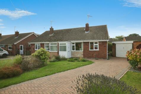 2 bedroom semi-detached bungalow for sale