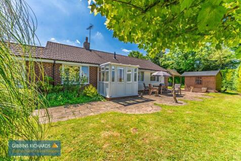 3 bedroom detached bungalow for sale