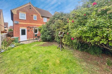 2 bedroom semi-detached house for sale