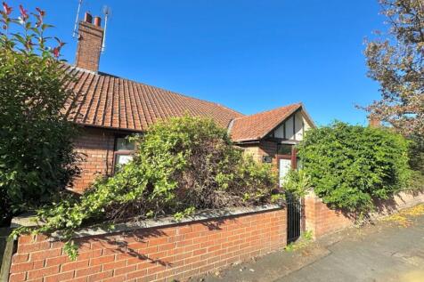 3 bedroom semi-detached bungalow for sale