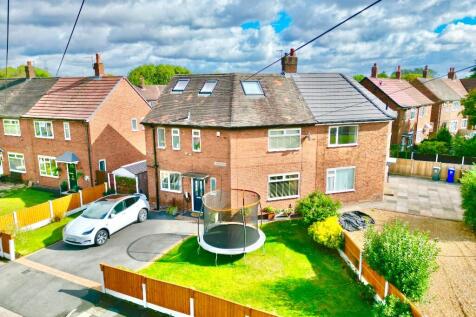 Kelfield Avenue, Northern Moor M23 4 bed semi