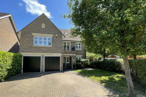 5 bedroom detached house for sale