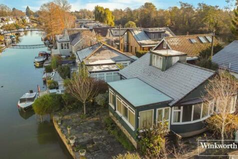 Sunbury Court Island... 3 bed detached house for sale