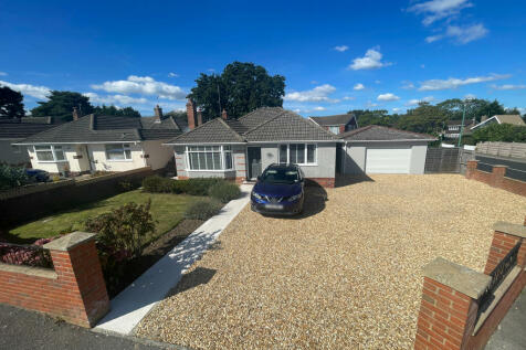 3 bedroom detached bungalow for sale