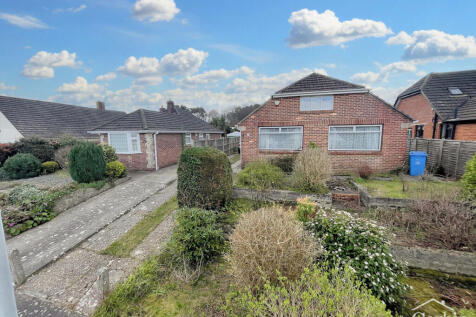 Hull Crescent, Bournemouth, BH11 9 2 bed detached bungalow for sale